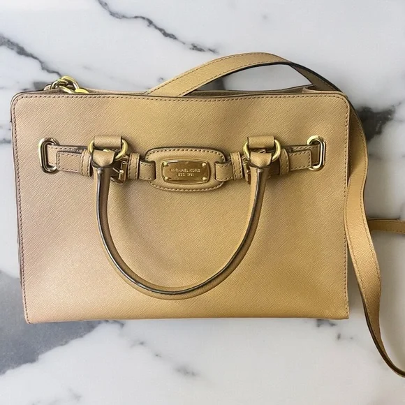 Authentic Michael Kors Leather Handbag in Tan- Size Medium - Picture 2 of 16